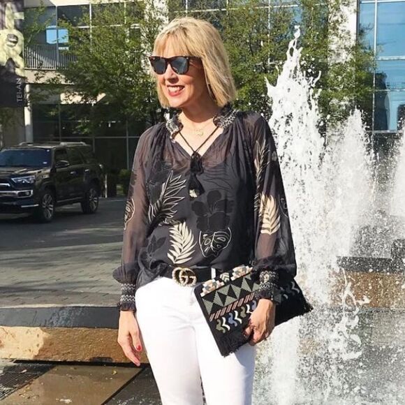 CABI #5597 Tropical Aloha Peasant Blouse. Size medium. EUC! - Picture 6 of 11